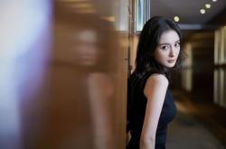 开云体育平台APP-双压哨惊天逆转！39岁詹姆斯灭雷霆三巨头，一战定义关键先生