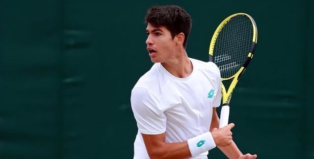 意大利网球队绝杀日本网球队，阿尔卡拉斯统治全场