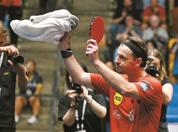 中国乒乓球队鏖战瑞典乒乓球队，波尔关键制胜