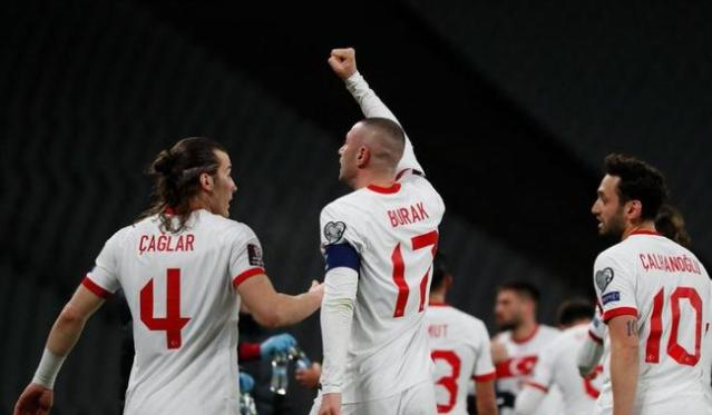 土耳其险胜丹麦，德利赫特一己之力扛起全队