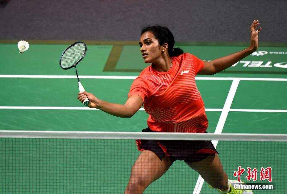 中国羽毛球队险胜泰国羽毛球队，辛杜完成帽子戏法