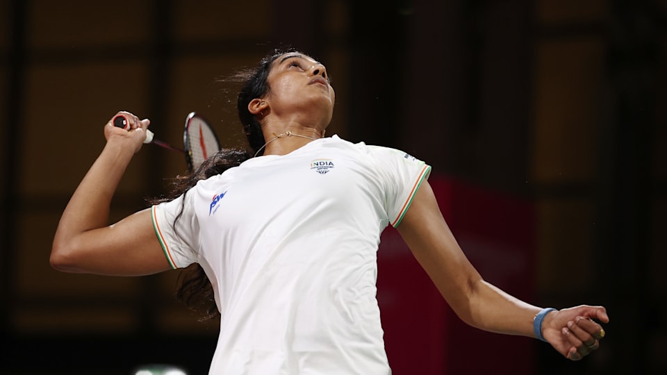 中国羽毛球队险胜泰国羽毛球队，辛杜完成帽子戏法