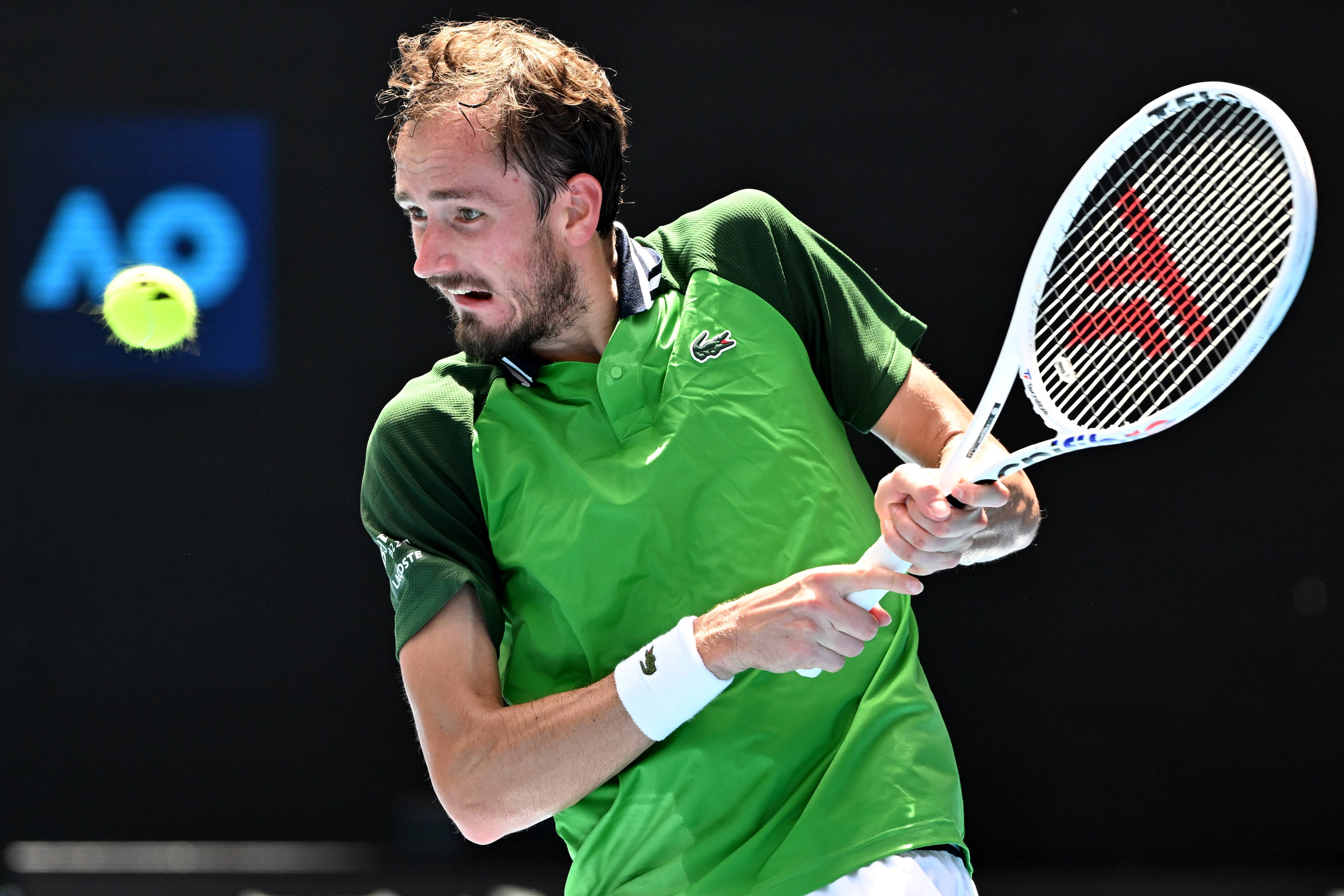 日本网球队逆转欧洲网球队，梅德韦杰夫绝境逆转