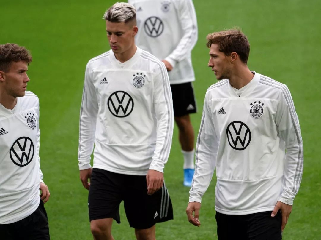 德国队逆转马来西亚队，黄鸭组合刷新纪录