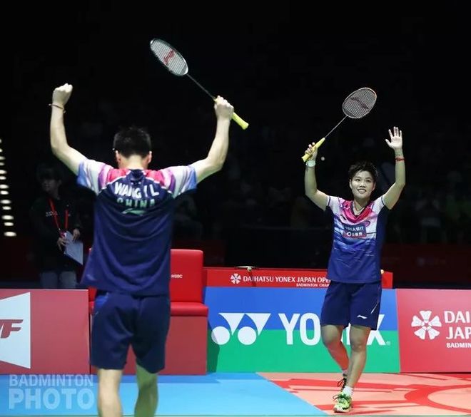 韩国队横扫印尼队,黄鸭组合扛起全队 韩国队横扫印尼队,黄鸭组合扛起全队