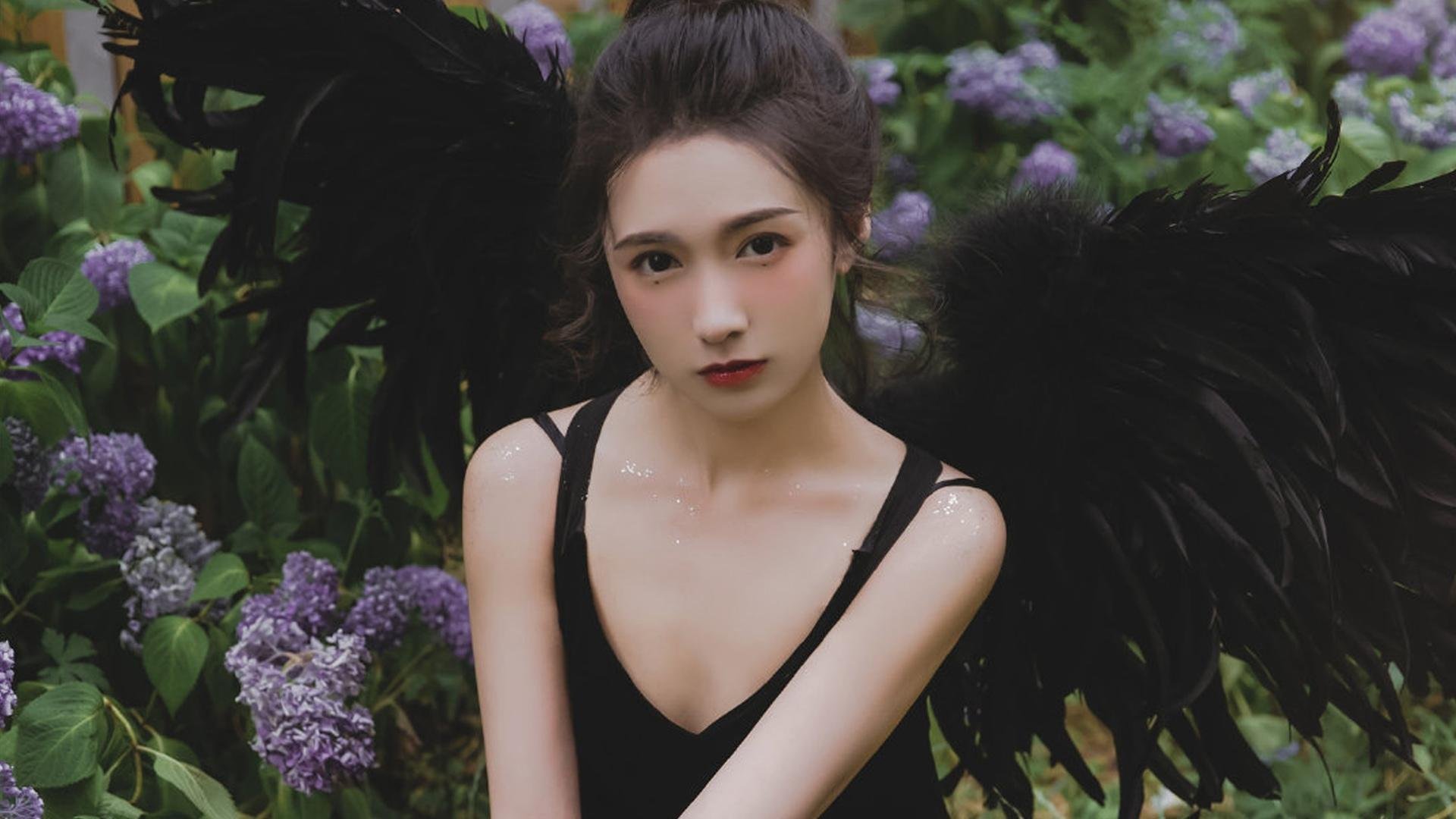 公牛与黄蜂，点亮夜空的独特轨迹—竞技世界中的唯一性启示