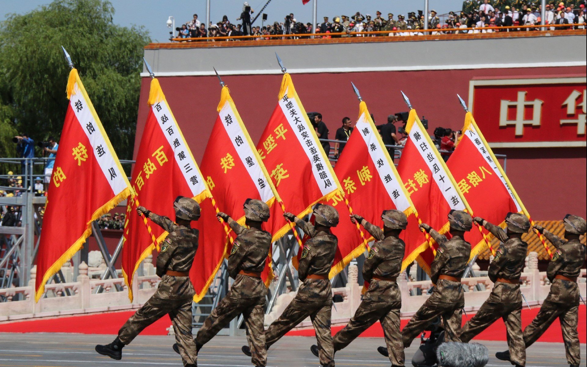 唯一性之夜，当魔术师熄灭骑士，杰伦·格林的三重唯一封神表演